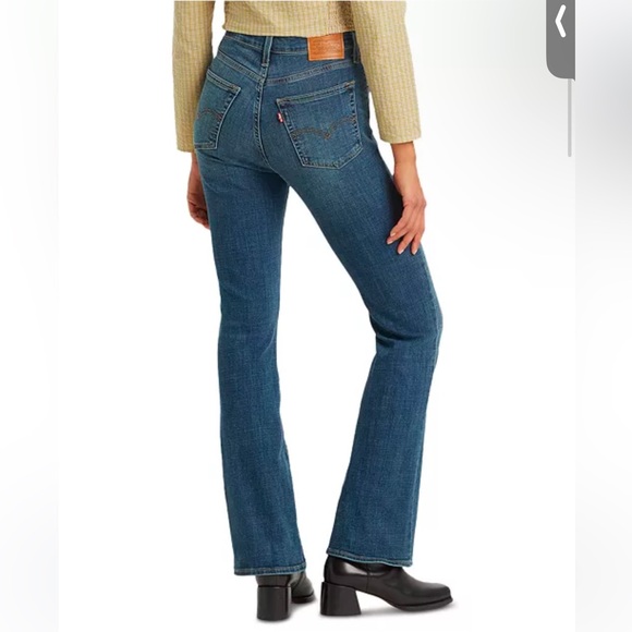 Levi 725 High-Waist Classic Stretch Bootcut Jeans - Picture 3 of 3